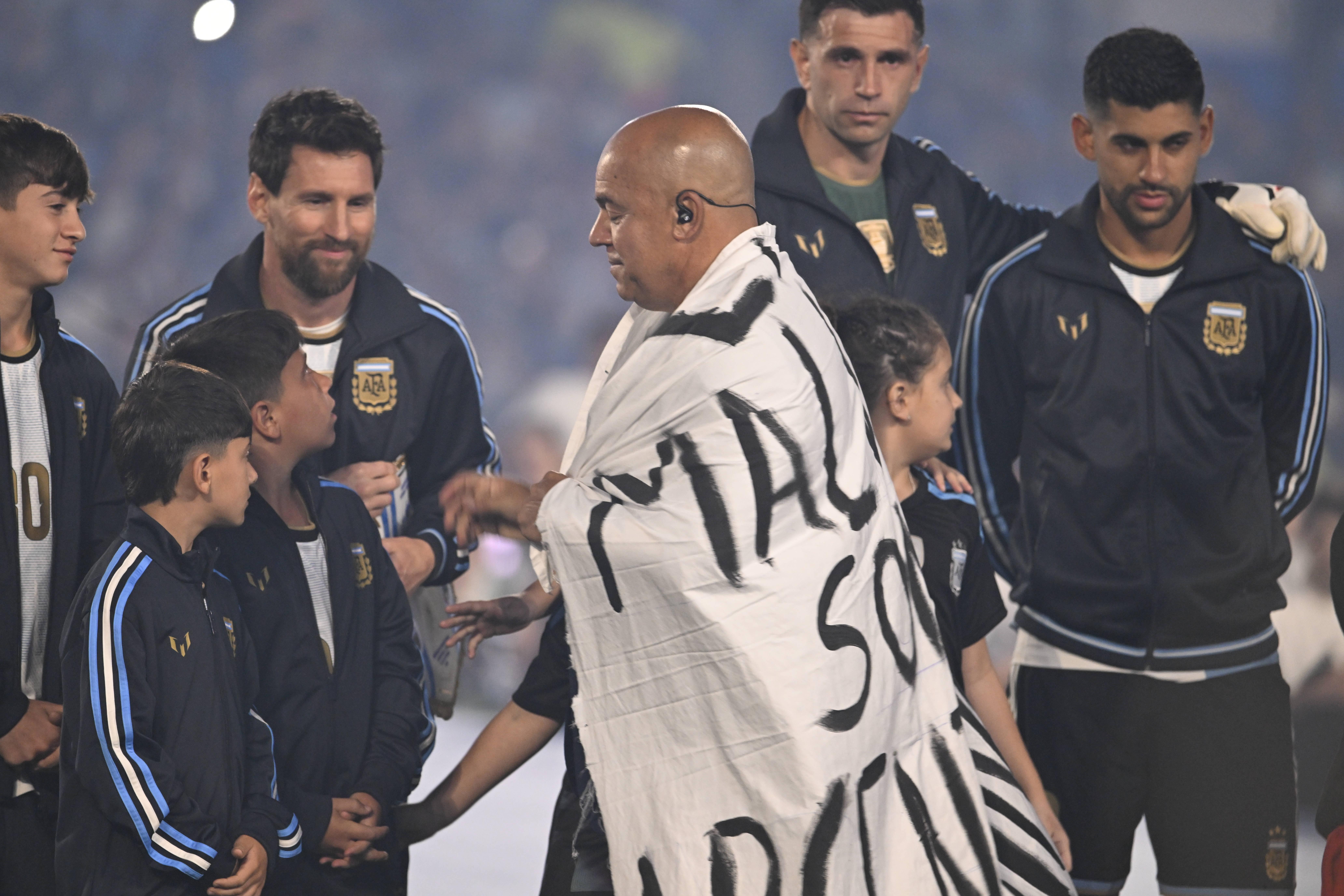 As melhores imagens do adeus de Messi à seleção argentina