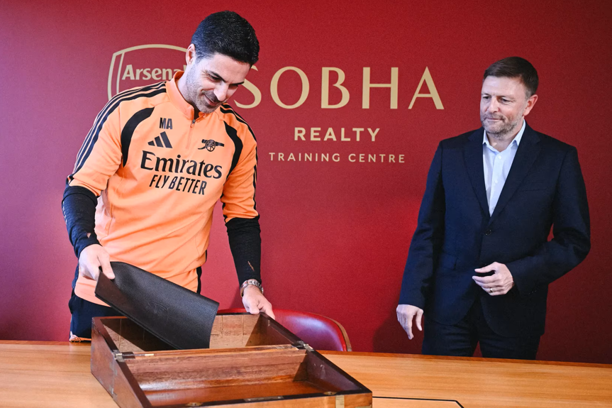 Arteta já colocou o preto no branco - Foto: Arsenal