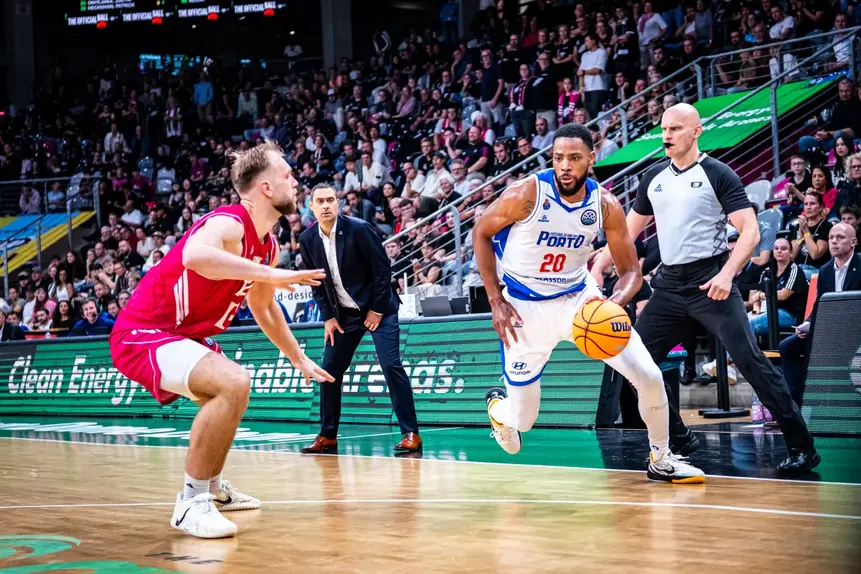 Bonn levou a melhor sobre o FC Porto. Foto: FIBA