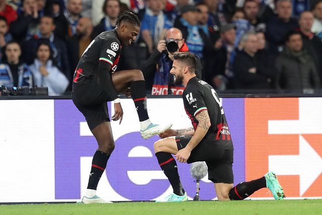 Vídeo: Rafael Leão marca golo de bicicleta frente ao PSG
