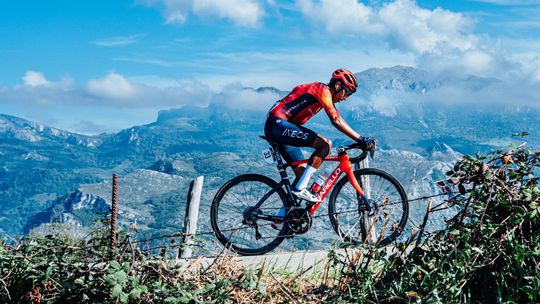 Egan Bernal: «Falta-me ganhar a Vuelta, depois serei feliz»