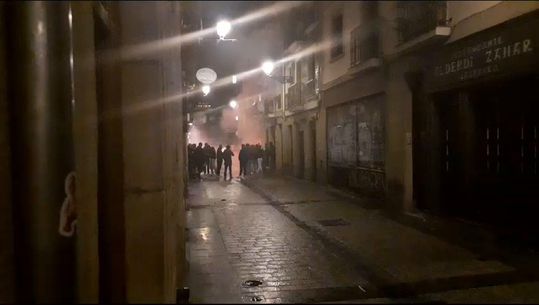 VÍDEO: Pirotecnia na noite encarnada em San Sebastián