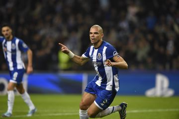 Mais um recorde para Pepe: o mais velho de sempre a marcar na Champions (vídeo)