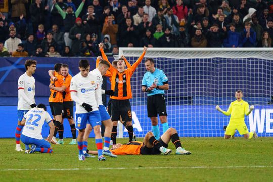 Atenção, FC Porto: Shakhtar bate Barcelona em Hamburgo