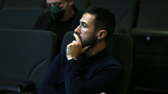 Sporting: Hugo Viana ganha e perde no TAD