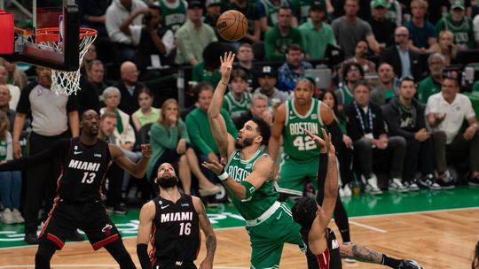 NBA: Celtics perdem pela primeira vez; Doncic, Curry, Giannis e Jokic foram decisivos