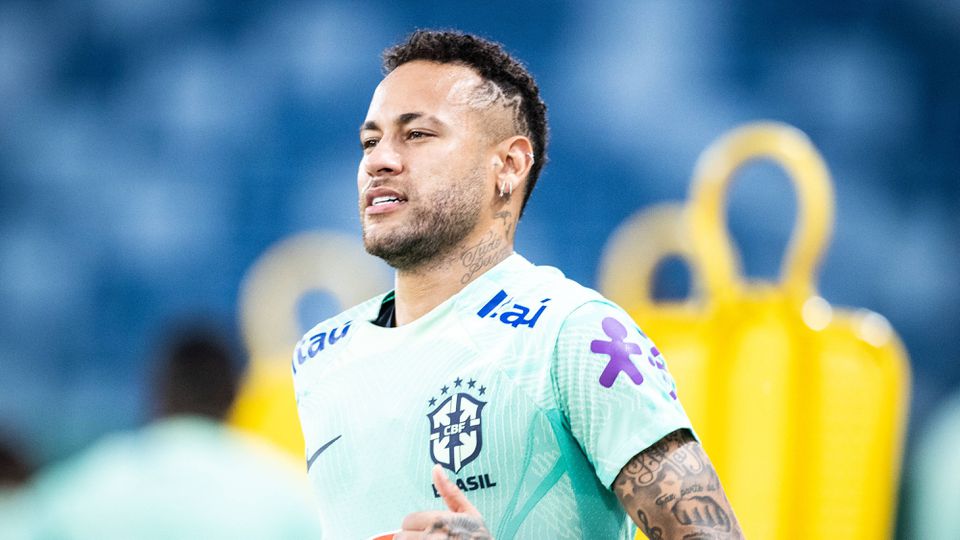 Neymar reavaliado pelo médico da seleção brasileira