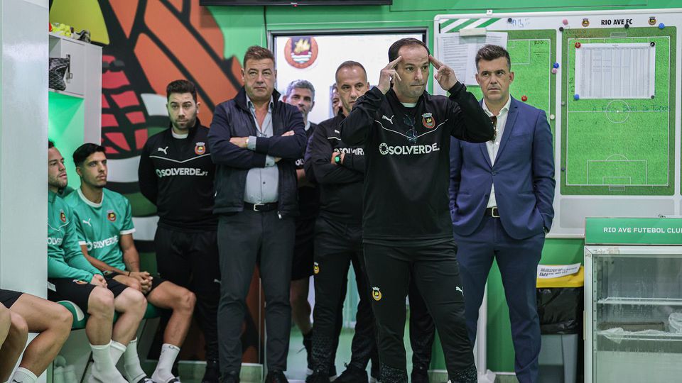 Petit já foi apresentado ao plantel do Rio Ave