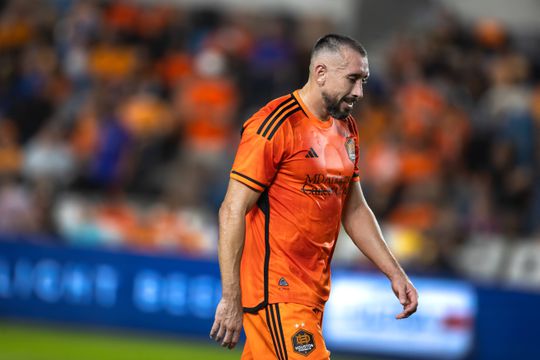 Após expulsão polémica, ex-FC Porto deixa Houston Dynamo