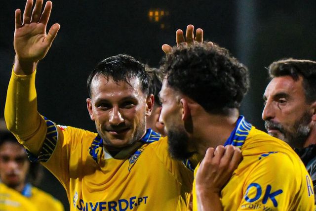 João Carvalho resolveu o jogo, depois de uma grande jogada de Rafik Guitane - Foto: Liga Portugal
