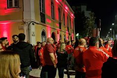 Loucura e fervor benfiquista na chegada de Rui Costa ao Barreiro