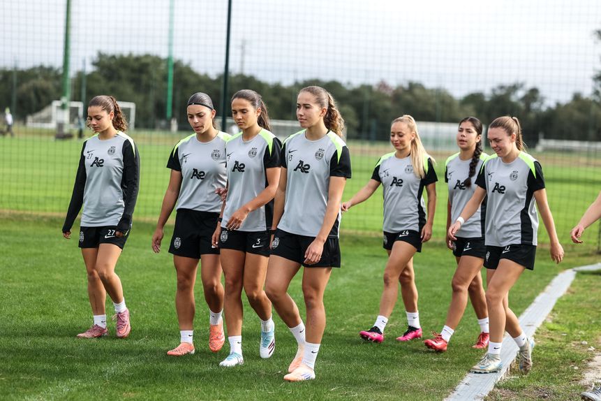 Jogadoras do Sporting tentam reagir à derrota com o Torreense - Foto: SPORTING CP