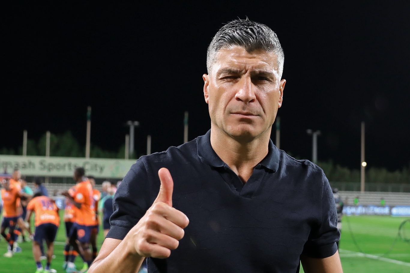 A satisfação de Pedro Emanuel após a vitória - Foto: Al Fayha SC