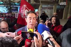Rui Costa chegou com a família de Eusébio e emocionou-se