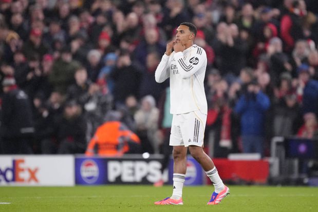 Trent Alexander-Arnold regressou a Anfield na última terça-feira