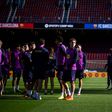 Camp Nou em alerta: Barcelona prepara-se para evitar nova invasão de Frankfurt