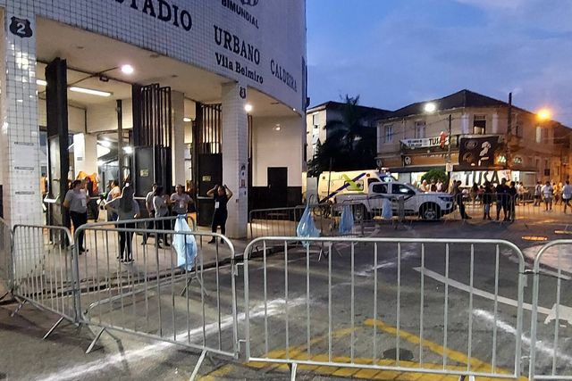 Santos desce à Série B brasileira pela primeira vez na história