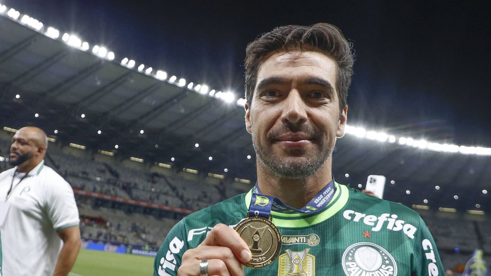 Abel eleito o melhor treinador do Brasileirão