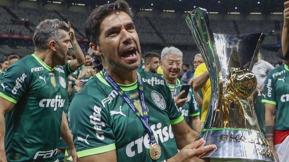 Benfica: adeptos chamam por Abel Ferreira