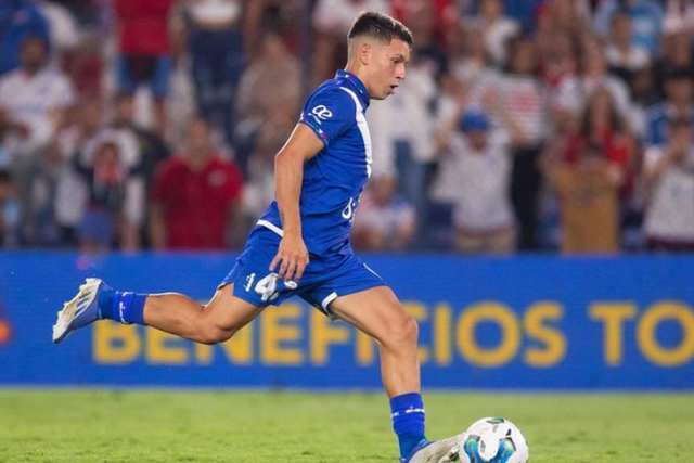 Vélez detalha negócio com o Benfica por Prestianni: «Só falta a assinatura»