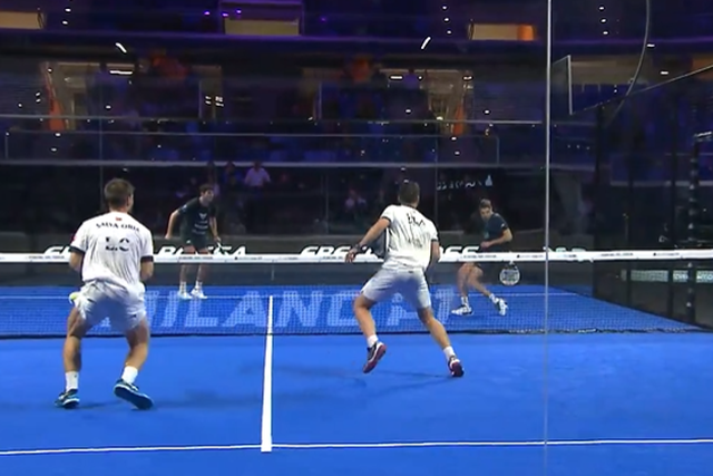 Duas bolas de costas e classe na finalização: uma das jogadas do ano no padel