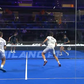 Duas bolas de costas e classe na finalização: uma das jogadas do ano no padel