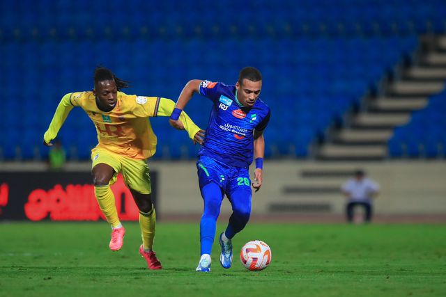 Vídeo: Penálti inexplicável na Arábia Saudita