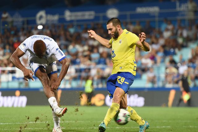 Arouca: Daniel Sousa enfrenta crise de laterais