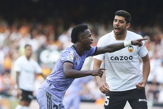 Ministério Público espanhol pede arquivamento do inquérito sobre os insultos racistas a Vinícius fora do estádio do Valência