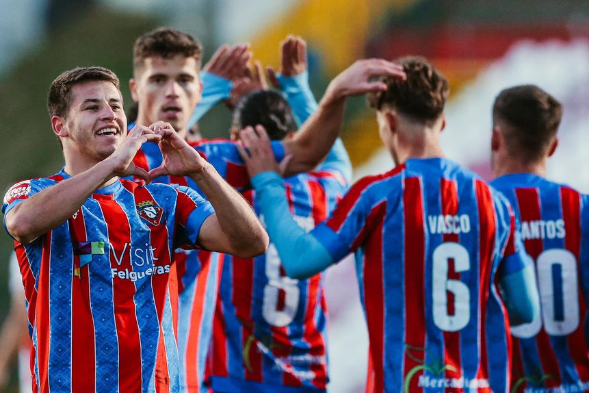 Jogadores do Felgueiras a celebrarem o único golo do encontro