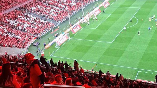 Ninguém bate Di María na apresentação da equipa