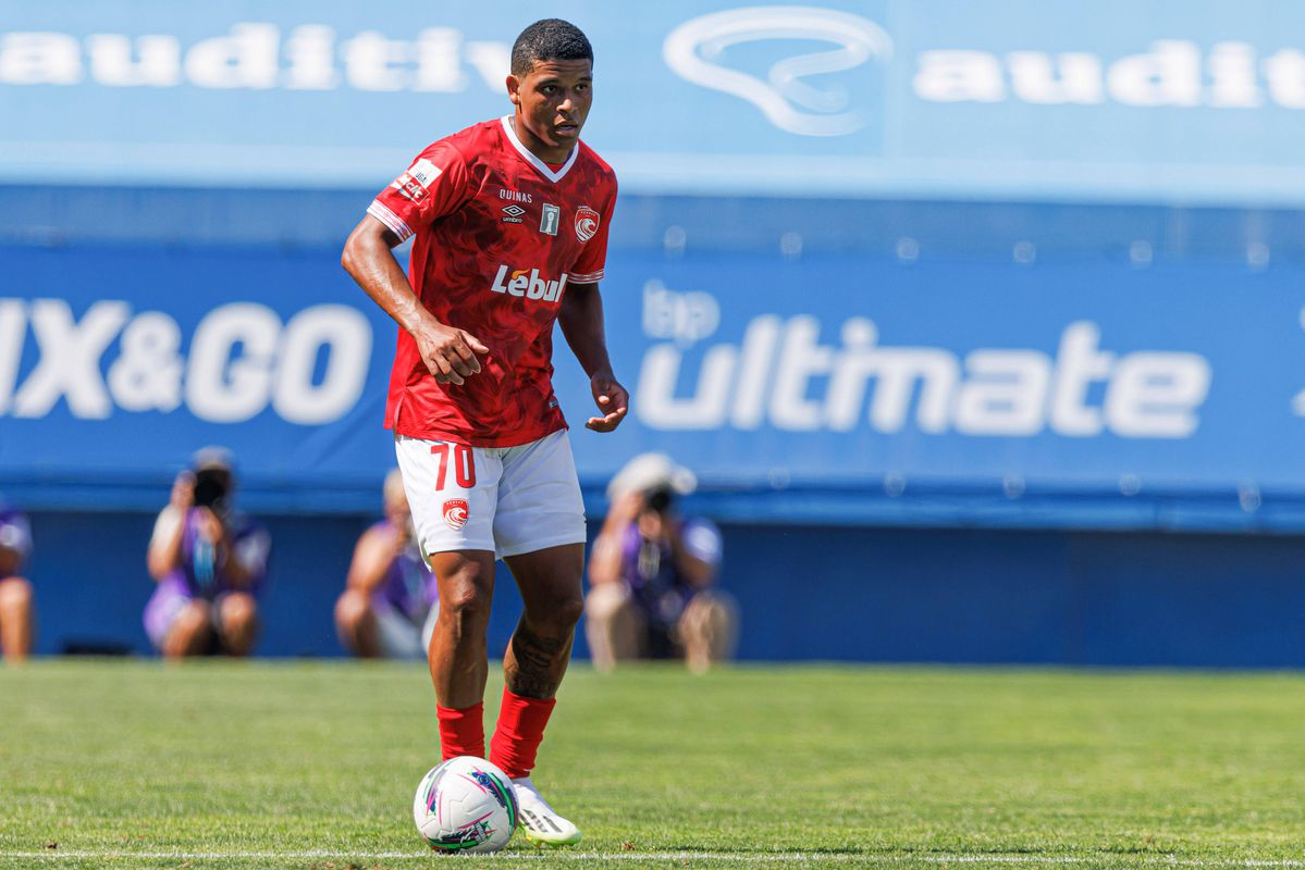 Santa Clara: Vinícius Lopes foi a mira apontada à Europa