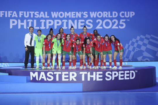 Portugal no segundo lugar do pódio no Mundial de futsal feminino  - Foto: FPF