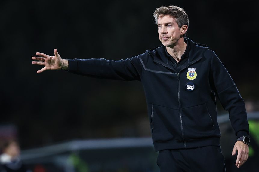 Vasco Seabra tem lugar tremido nos arouquenses