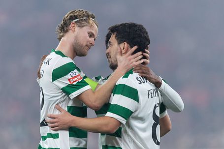 Hjulmand e Pedro Gonçalves estão em risco para o duelo da próxima ronda da Champions com o PSG - Foto: IMAGO