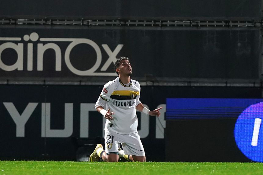 Camisola 21 do emblema de Vila Nova acionou o modo 'predador' - Foto: Hugo Delgado/LUSA