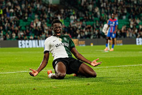 Salvador Blopa marcou dois golos na estreia pela equipa A - Foto: IMAGO