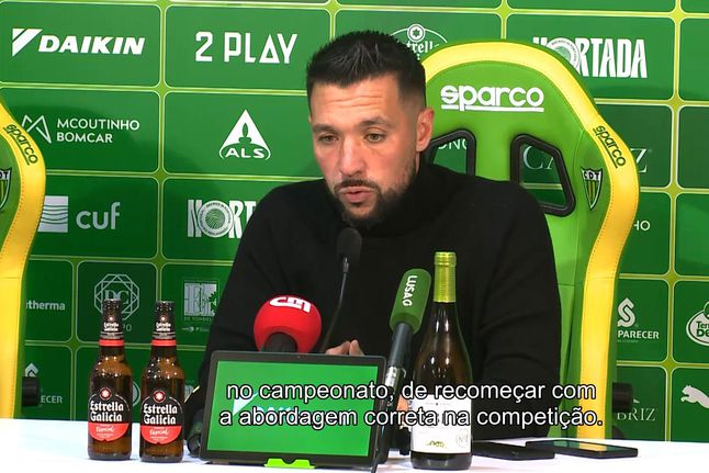 Farioli: «Nunca vi ninguém ganhar um campeonato em dezembro»