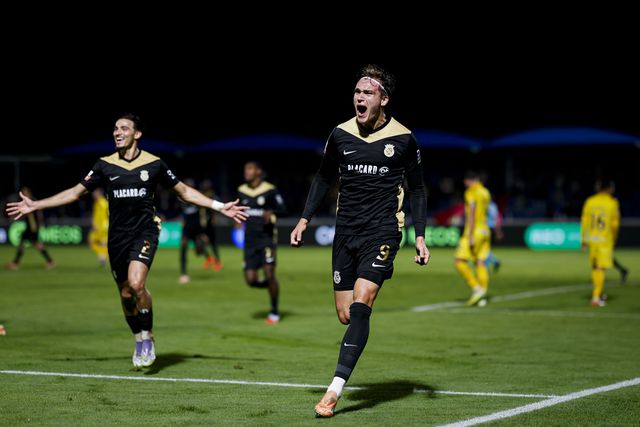 Marezi festeja o golo com que o Alverca derrotou o Nacional. -Foto: FILIPE AMORIM/LUSA