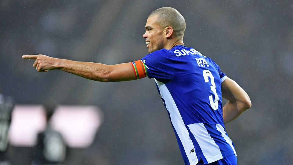 Pepe em destaque em Espanha: «O avô da Liga dos Campeões»