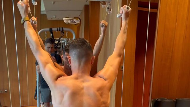 Que 'bicho'! Cristiano Ronaldo mostra-se a treinar nas férias