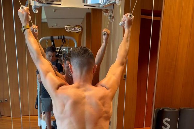 Que 'bicho'! Cristiano Ronaldo mostra-se a treinar nas férias