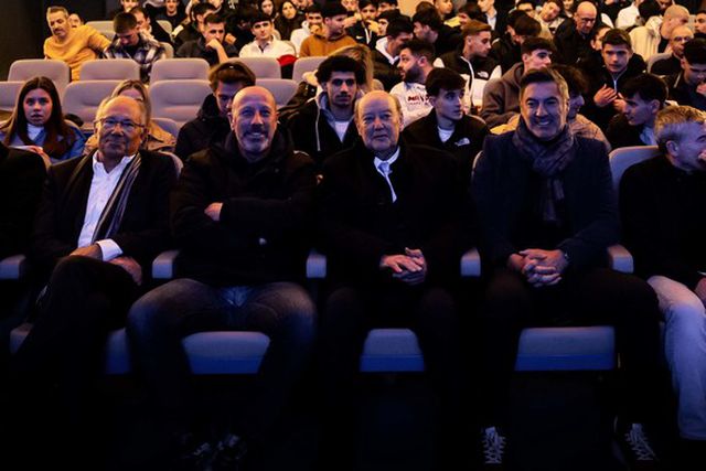 «É importante não deixar cair a memória dos homens que engrandeceram o FC Porto»