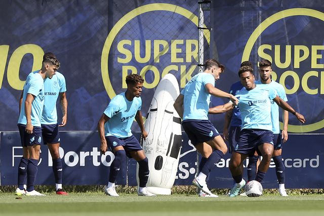 FC Porto: último treino antes do Estoril sem Cláudio Ramos
