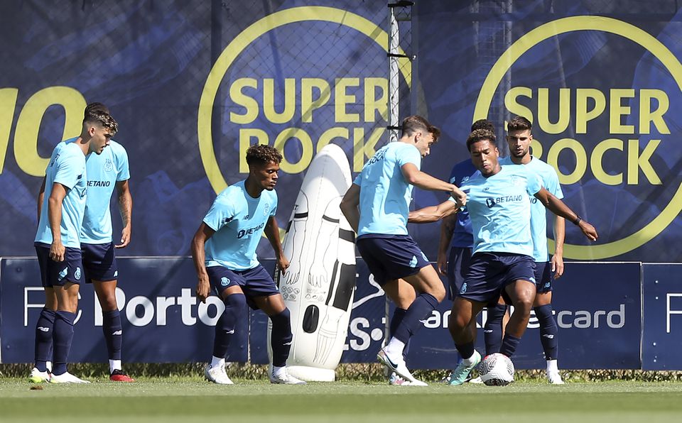 FC Porto: último treino antes do Estoril sem Cláudio Ramos