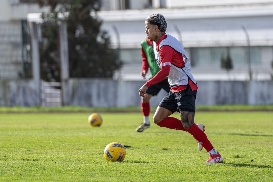 Matheusinho no primeiro treino pelo Santa Clara FOTO: Santa Clara