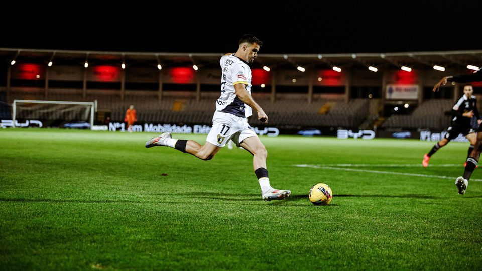 Rodrigo Pinheiro voltou a conquistar a titularidade no lado direito da defesa do Famalicão e deve manter esse estatuto na partida frente ao Benfica