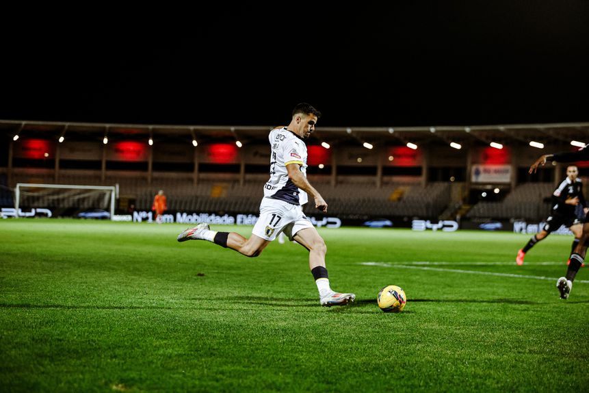 Rodrigo Pinheiro voltou a conquistar a titularidade no lado direito da defesa do Famalicão e deve manter esse estatuto na partida frente ao Benfica