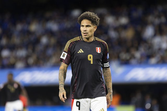 Paolo Guerrero com a camisola do Peru