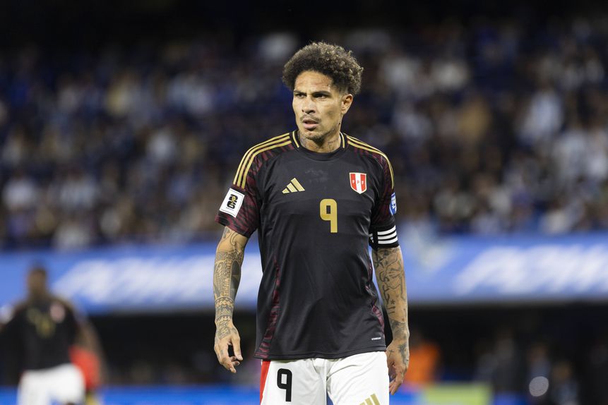 Paolo Guerrero com a camisola do Peru